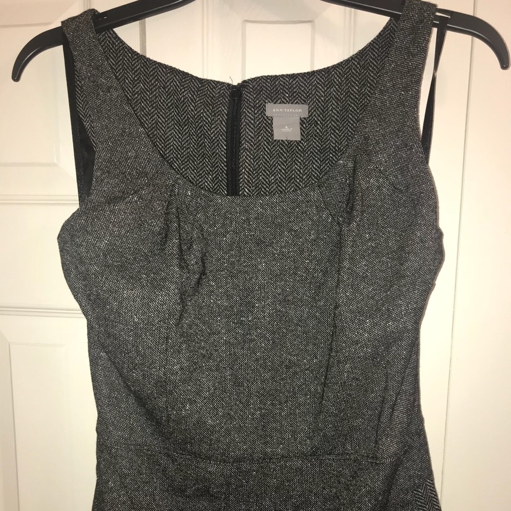 Ann taylor tweed size 4